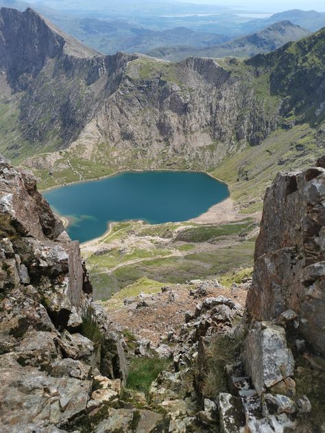 Amazing Scenery, Salt Of The Earth, Mountain Girl, Earth Nature, Awesome Places, Scenery Nature, National Photography, Snowdonia, Aesthetic Pastel