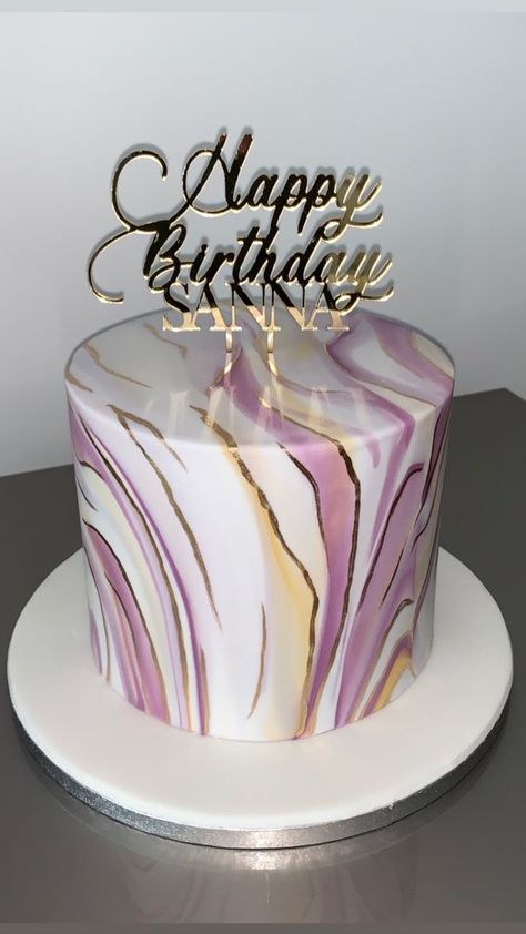 Graduation Cake Ideas, 28th Birthday Cake, Golden Birthday Cakes, Modern Birthday Cakes, Fondant Cake Designs, Elegant Birthday Cakes, Simple Birthday Cake, Graduation Cake, Marble Cake