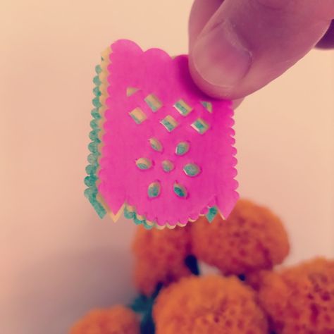 Los diseños para miniatura de papel picado artesanal que hemos hecho Día De Muertos, Dia De Muertos, Gingerbread Cookies, Gingerbread, China