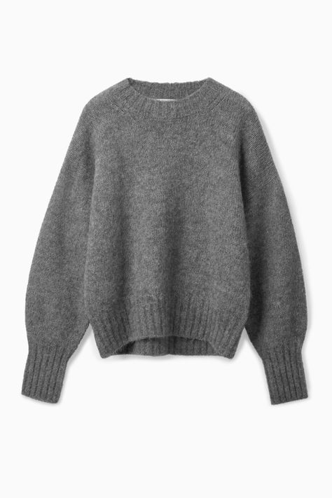 LOOSE-FIT CROPPED JUMPER - GREY - COS Jumper Outfit, Grey Jumper, Black Knit Sweater, Grey Knit Sweater, Grey Women, Knitted Jumper, Knitwear Women, Cropped Sweater, Coats Jackets Women