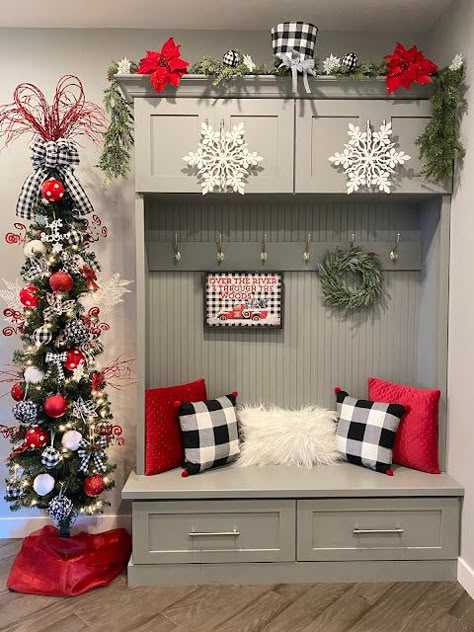 Plaid Christmas Decor, Buffalo Check Christmas, On Cloud Nine, Christmas Decorations Bedroom, Buffalo Plaid Christmas, Christmas Bedroom, Cloud Nine, Christmas Porch, Christmas Room