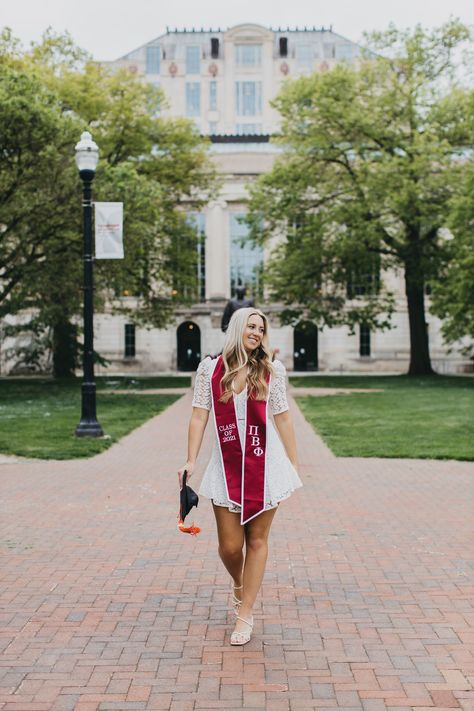 Ohio State University Graduation Photos, Ohio State Graduation Pictures, College Pictures Aesthetic, College Photoshoot Ideas, Sorority Graduation Pictures, Sorority Graduation, Graduation 2025, College Pictures, Senior Photoshoot Poses