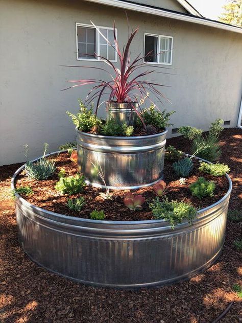 Round Stock Tank Garden, Garden Stock Tank, Metal Tub Garden Planters, Stock Tank Landscape Ideas, Stock Tank Garden Ideas, Birdbath Planter Ideas Garden Projects, Water Tank Garden Raised Beds, Metal Tub Garden, Galvanized Stock Tank Garden