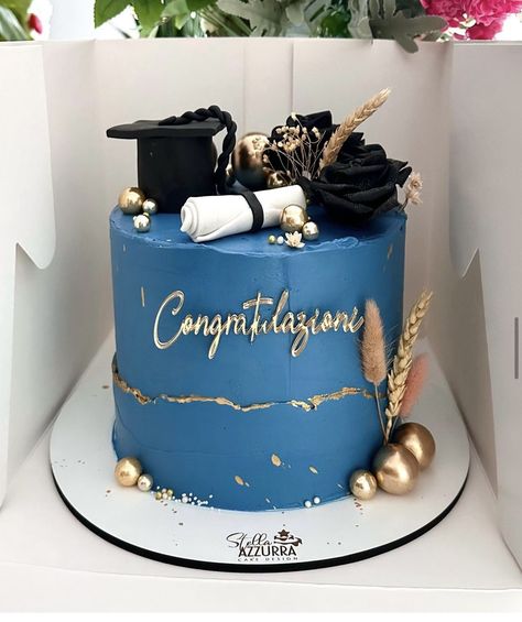 Pink Grad Cake, Graduation Cake Ideas, Graduation Cake Designs, Graduation Party Desserts, Whipped Cream Cakes, How To Stack Cakes, Fondant Cake Designs, Blue Cakes, Easy Cake Decorating