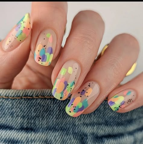 Party Nail Ideas, Nail Ideas Fun, Manicure 2022, Dot Nail Designs, Abstract Nail, Band Nails, Builder Gel Nails, Summer Nail Designs, Chrome Nail Powder