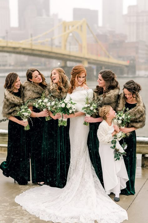 Winter Wedding Colors Emerald Green, Winter Emerald Green Bridesmaid Dresses, Bridesmaids Winter Dresses, Winter White Wedding Bridesmaids, Emerald Bridesmaid Dress Winter, Emerald And Gold Winter Wedding, Green Velvet Bridesmaid Dresses Winter, Emerald Green Winter Bridesmaid Dresses, Christmas Wedding Bridesmaids Dresses Emerald Green