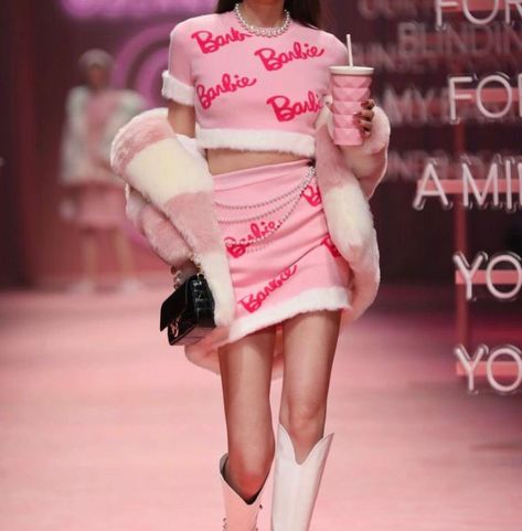 Barbie Runway, Expensive Clothes, Performance Outfit, Barbie Girl, Infj, Aesthetic Outfits, Alternative Fashion, Outfits For Teens, Couture Fashion