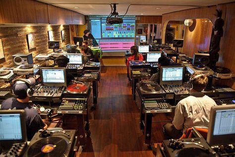 Learn To Dj, Dj School, Piano Studio, Quezon City, Music School, Music Images, Music Classroom, Rap Music, Music Teacher