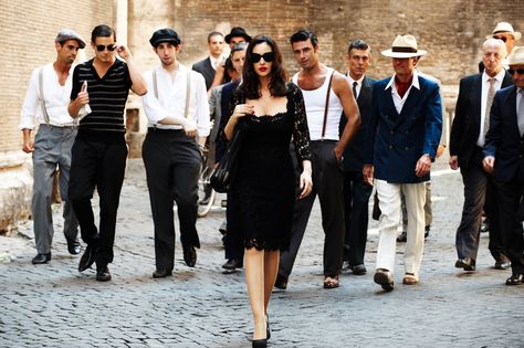 dolce gabbana ads Sicilian Women, Italian Men, Italian Women, Monica Bellucci, Fashion Photoshoot, Vintage Italian, Dolce & Gabbana, Italian Style, Red Lips