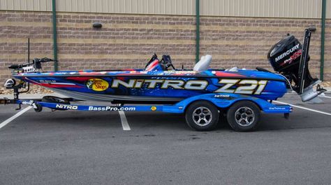 Brian Snowden;s 2017 Nitro boat Boat Graphics, Bass Boats, Nitro Boats, Bass Fishing Boats, Flat Bottom Boats, Boat Wraps, Ski Boats, Boat Ideas, Bowfishing