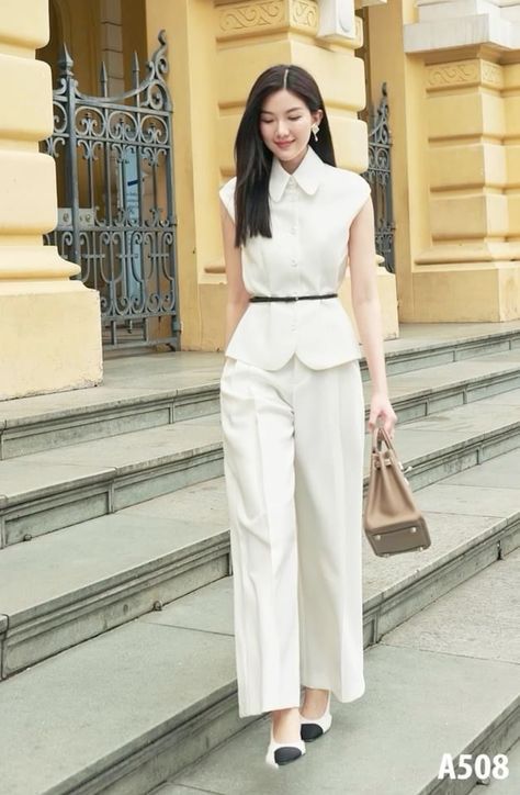 Business Dresses Classy Formal, Womens Dress Pants Outfits, Japan Outfit Ideas, Korean Outfits Men, Skirt Outfits Korean, Japanese Minimalist Fashion, Korean Fashion Skirt, Dress Pants Outfits, Business Dress Women