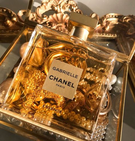 Gabrielle Solis Aesthetic, Chanel Essence, Gabrielle Core, Perfume Content, Chanel Orange, Gabrielle Solis, Chanel Gabrielle, Chanel Aesthetic, Beautiful Bottles