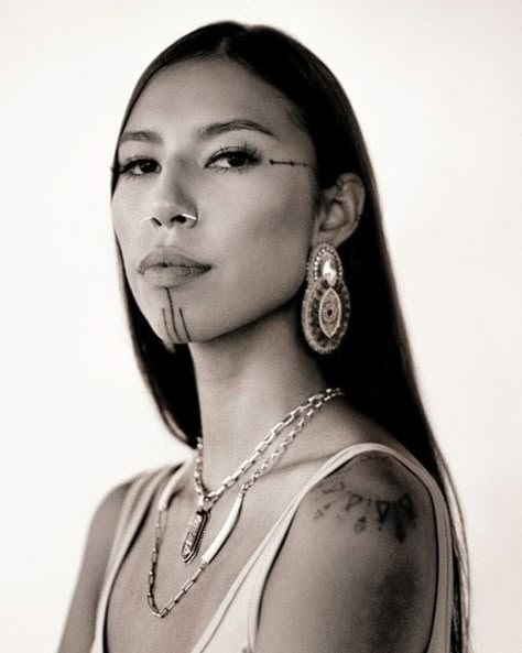 Quannah Chasinghorse on Instagram: "Digis🥰🖤✨ (as in Digitals for my portfolio) 📸 @vincentfarone @imgmodels" Tragus Piercing Ideas, Quannah Chasinghorse, Piercing Ideas For Women, Native Tattoos, Tragus Piercing, Face Tattoos, Face Reference, Piercing Ideas, Face Tattoo