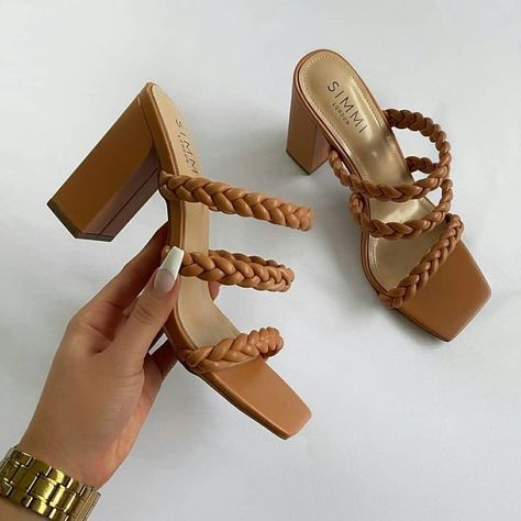 Elegant Shoes Heels, Block Heel Mules, Trendy Heels, Mha Oc, Fashion Shoes Heels, Cute Shoes Heels, Shoes Heels Classy, Fashion Slippers, Heel Mules