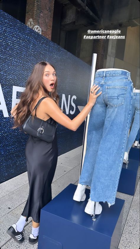 Maddie Ziegler Instagram, Girl Face Claims, Maddie Z, Instagram Story Post, Ae Jeans, Story Post, Colby Brock, Maddie Ziegler, Dance Mom