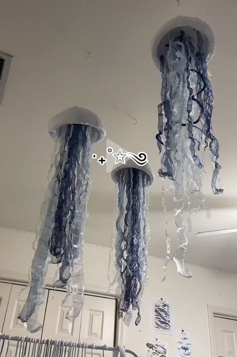 Underwater Room Decor, Sea Room Aesthetic, Blue Aesthetic Decor, Ocean Themed Rooms, Ocean Room Decor, Zimmer Diy, Ocean Room, Easy Diy Room Decor, Jelly Fish