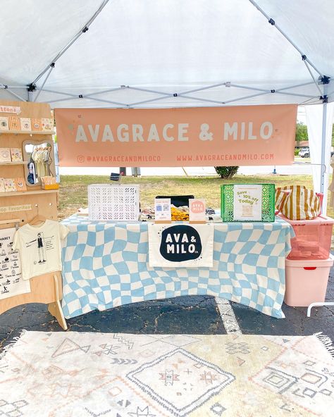 Shoots of today’s market booth set up. Thank you for all who supported my small shop! It was so amazing to meet so many new small shop owners and new small shop lovers✨ . . #vendorbooth #marketday #makersmarket #marketbooth #cuteshop #supportsmallbusiness Retro Booth Display, Business Banners Ideas Booth Displays, Market Setup Show Booth, Vendor Booth Signage, Market Booth Inspiration, Clothing Vendor Booth, Market Booth Layout, Small Business Pop Up Shop, Farmers Market Booth Ideas