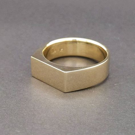 Taira in yellow gold - halfway between a signet and traditional wedding ring. Perfect canvas for some engraving or just as good on its own. Available for order! Flat Top Ring, Traditional Wedding Rings, Traditional Wedding Bands, Mens Gold Wedding Band, Mens Gold Rings, Top Rings, Wide Ring, Gold Signet Ring, Wide Rings