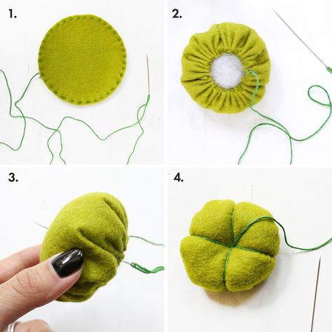 ¡Adorable!  DIY pincushion cactus (hacer clic a través de tutorial) Pincushion Diy, Cactus Pincushion, Diy Pin Cushion, Cactus Craft, Pin Cushions Patterns, Felt Pumpkins, Cactus Diy, Costura Diy, Diy Pins