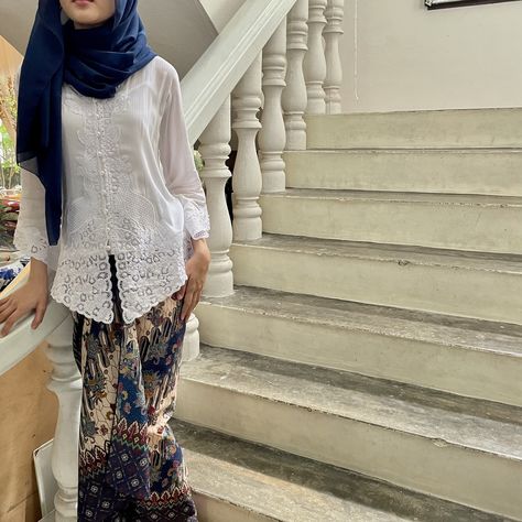 Outfit Kebaya, Kebaya Outfit, Ootd Kebaya, Eid Outfit Ideas, Kebaya Modern Dress, Hijab Fashionista, Muslim Fashion Hijab Outfits, Hijab Style Casual, Batik Fashion