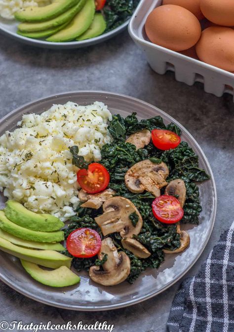 Scrambled Egg Whites Fat Loss Breakfast, Scrambled Egg Whites, Steamed Kale, Vegan School Lunch, Best Scrambled Eggs, Tofu Breakfast, High Protein Dishes, Turkey Breakfast Sausage, Sliced Avocado