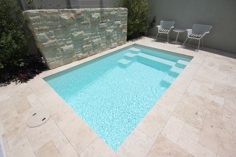 Serenity – 4m x 2.5m Pools For Small Yards, Pool Pavers, Geometric Pool, Beach Entry Pool, Travertine Pool, Fiberglass Pool, Fiberglass Swimming Pools, Pool Water Features, Fiberglass Pools