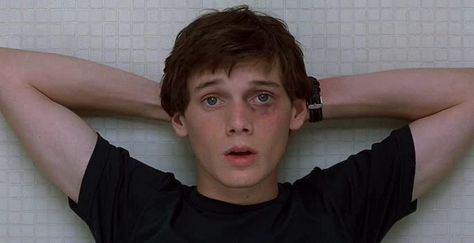 Guys, say hi to my boyfriend. No really, say hi. <- Not my caption, but totally could've been.  Charlie Bartlett Charlie Bartlett, Anton Yelchin, To My Boyfriend, Fav Movies, Background Noise, Sandbox, Beautiful Person, My Boyfriend, Bright Stars