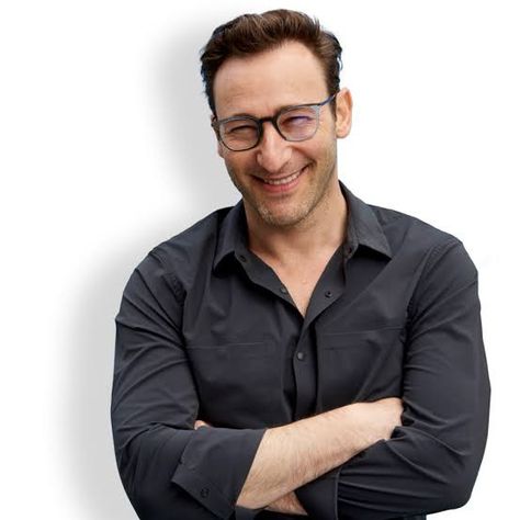 Picture of British-American author and inspirational speaker, Simon Oliver Sinek Simon Sinek Books, Start With Why, Find Your Why, Simon Sinek, 9th October, Inspirational Speaker, British American, Take A Breath, Ted Talks