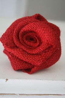 Burlap Roses Tutorial, Burlap Roses, Burlap Projects, Rose Tutorial, Burlap Decor, Burlap Crafts, Burlap Lace, Burlap Flowers, Wreath Tutorial