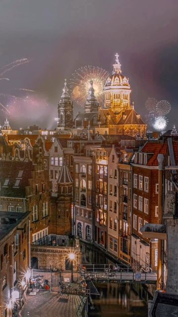 @netherlandstravelers on Instagram: "New Year’s Eve from Amsterdam brought to you by @noramaria.nl 🎇🎆 How did you spend your NYE?🤩 Tag someone you spent New Year’s with😍 🎥 @noramaria.nl #amsterdam #newyearseve #netherlands #amsterdamcity #happynewyear #2023" Amsterdam New Years Eve, Amsterdam New Year, Winter Trip, Amsterdam City, New Year’s Eve, Winter Travel, New Years Eve, Old And New, Holland