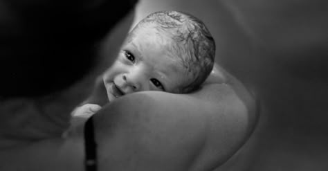 Positive Birth Photography, Birth Photography Waterbirth, Labour And Delivery Photography, Birth Pictures Delivery Room, Labour Photography, Birth Photography Homebirth, Homebirth Photography, Birthing Photography, Birth Photoshoot