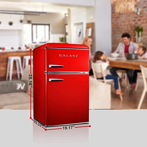 Beautiful retro Bar fridge! Single Door Fridge, Bar Fridge, Retro Refrigerator, Mini Refrigerator, Retro Fridge, Retro Bar, Bar Fridges, Compact Refrigerator, Kosher Recipes