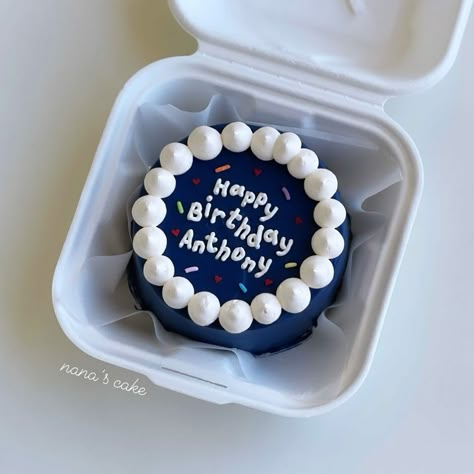 Birthday Bento Cake Ideas For Boyfriend, Birthday Bento Cakes For Boyfriend, Bento Cake Simple Design, Bento Cake Birthday Boyfriend, Bento Cake Design For Boyfriend Birthday, Simple Bento Cake Design, Mini Birthday Cake For Him, Korean Cake For Boyfriend, Bento Cake Simple