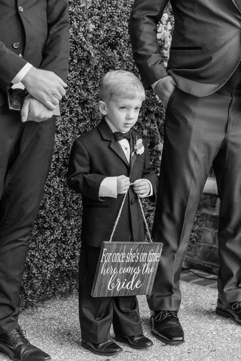 20 Cute Ring Bearer Sign Ideas for Your Wedding Ring Bearer Sign Ideas, Ebell Long Beach, Ring Bearer Sign, Ring Bearer Signs, Ring Bearer Boy, Young Wedding, Ring Boy, Cute Ring, Ring Bearer Outfit