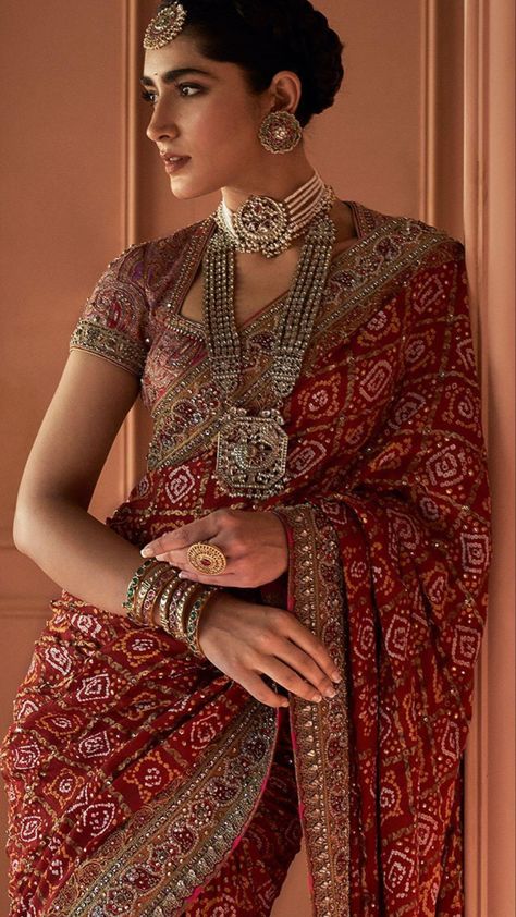 Gharchola Saree, Indian Outfits Modern, Dori Work, Latest Bridal Lehenga, Simple Saree Designs, Fancy Sarees Party Wear, Traditional Indian Dress, Saree Designs Party Wear, Indian Dresses Traditional