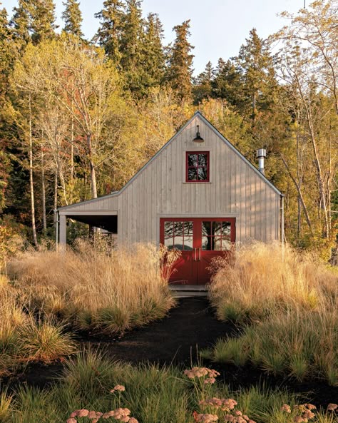 A smaller building serves as the owners' studios. Sleeping Porch, Rustic Retreat, Bainbridge Island, Old Farm Houses, Beach House Design, Luxe Interiors, Indoor Outdoor Living, Outdoor Rooms, Landscape Architect