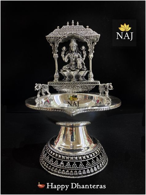 Kamakshi Deepam, Naj Jewellery, Antique Gold Jewelry, Antique Gold, Antique Silver, Roof, Gold Jewelry, Silver, Gold