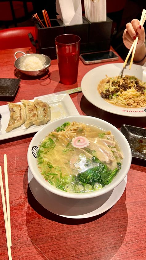 Food Places In Los Angeles, La Restaurants Aesthetic, La Food Places, Food In La, Food In Los Angeles, Little Tokyo Los Angeles, Japan Town, Angeles Aesthetic, Best Ramen