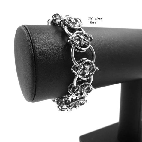 Barbed Wire O-ring Free Ship USA Bracelet Chain Link Enclosed - Etsy Chainmaille Patterns, Usa Bracelet, Cut Rings, Jewelry Goth, Chainmail Bracelet, Gothic Bracelet, Bracelet Chain, Barbed Wire, Crystal Choker