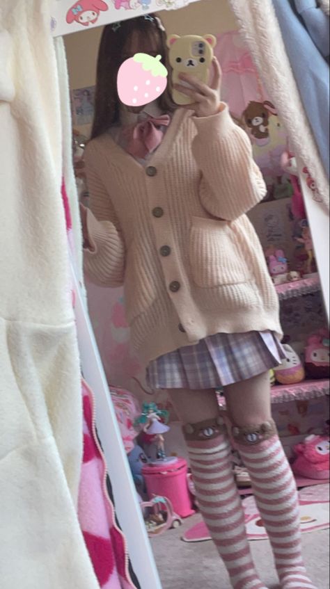 Softie Outfits, Cutecore Outfit, Kawaii Outfit Ideas, Kawaii Outfit, Fan Girling, Outfit Cardigan, Harajuku Fashion Street, Oc Inspo, Really Cute Outfits