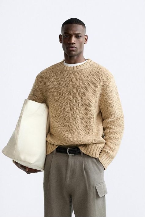 Menswear Knitwear, Mens Knitwear, Knitwear Trends, Geometric Knit, Men's Knitwear, Hot Sweater, Winter Outfits Men, Jackets Men Fashion, Textured Sweater