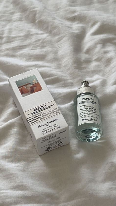 Maison Margiela Replica Bubble Bath, Margiela Perfume Aesthetic, Clean Perfume Aesthetic, Replica Bubble Bath Perfume Aesthetic, Maison Margiela Bubble Bath, Bubble Bath Maison Margiela, Replica Perfume Bubble Bath, Maison Margiela Perfume Aesthetic, Bubble Bath Replica