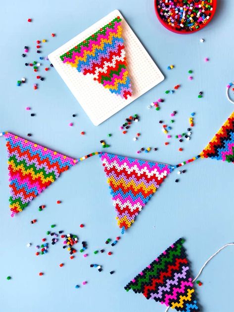 PERLER: Hama Bead Bunting, banner Melted Beads, Paper Pin, Perler Ideas, Beads Pattern, Hamma Beads, Art Perle, Hama Beads Design, Hama Bead, Melty Beads