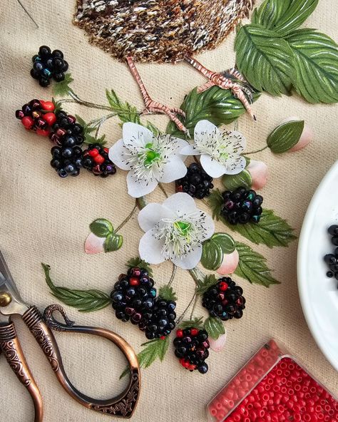 If you have been following me for a few years, you will know that I love recreating fruits, but my absolute favourite to sew is the blackberry! Mainly because it gives me a great reason to use my beautiful beads ☺️ . . . #wrensofinstagram #wren #bird #birdart #modernembroidery #embroidery #textile #textileart #fiberart #quiltart #stitch #singing #countryside #threadpainting #wildlifeart #animalart #needlepainting #embroideryart #wildlifeconservation #environmentalist #naturelover #animallov... Embroidered Blackberries, Blackberry Embroidery, Wren Bird, Thread Painting, 3d Butterflies, Silk Ribbon Embroidery, Modern Embroidery, Embroidery Inspiration, Ribbon Embroidery