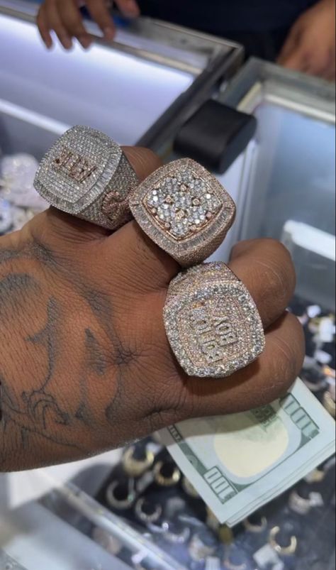 Diamond Rings For Men, Bling Ideas, Gold Diamond Watches, Rapper Jewelry, Dior Shirt, Hip Hop Rings, Diamond Rings With Price, Expensive Jewelry Luxury, Dope Jewelry