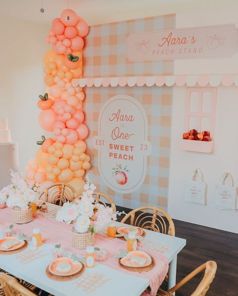 Wonder Soirée | Close up details to this super cute peach 🍑 party 🤩 loved using puns to convey the theme! What do you think ? which one was your favorite?... | Instagram One Sweet Peach Birthday Backdrop, One Sweet Peach Birthday Photoshoot, Peach Themed Birthday Party Food, Peach Themed First Birthday Party, One Sweet Peach Birthday Party Food, One Sweet Peach Birthday Theme, Peach Theme First Birthday, Gender Neutral Birthday Party Themes, One Sweet Peach Birthday Party