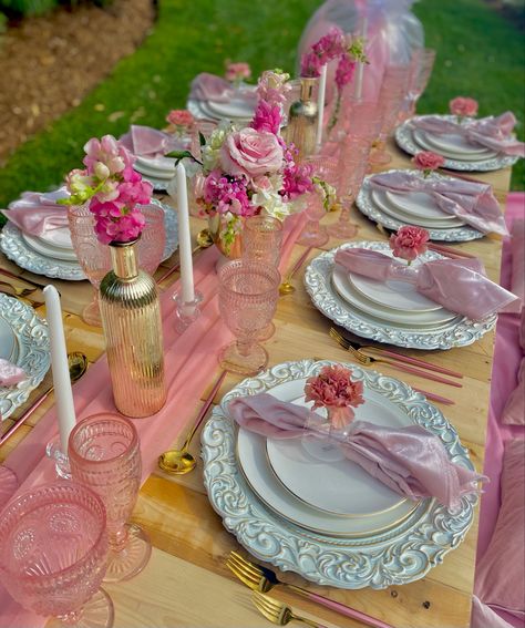 Instagram: lustrous_designs Pink Picnic, Luxury Picnics, Wedding Tables, Wedding Table, Pretty In Pink, Table Decorations, Pink, Instagram, Home Decor