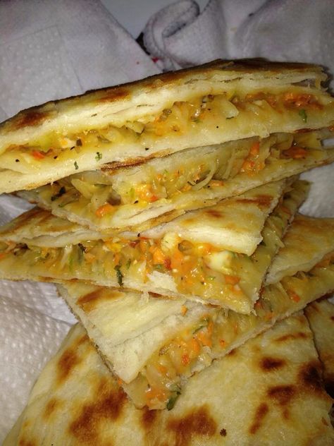 Pepper Roti Pepper Roti Trinidad, Jamaican Roti, Roti Trinidad, Pepper Roti, Trini Recipes, Trinidad Food, Caribbean Foods, Trinidad Recipes, Easy Flatbread