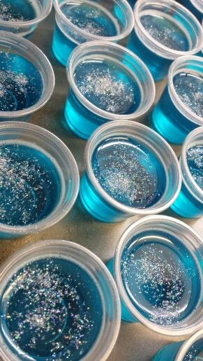 ✴GLITTER JELL-O SHOTS✴ Silver And Blue Theme Party, Space Jello Shots, Space Theme Jello Shots, Space Themed Birthday Party For Adults, Galaxy Jello Shots, Space Party Drinks, Star Bday Party Ideas, Space Themed Party Decor, Whimsigoth Party Decor