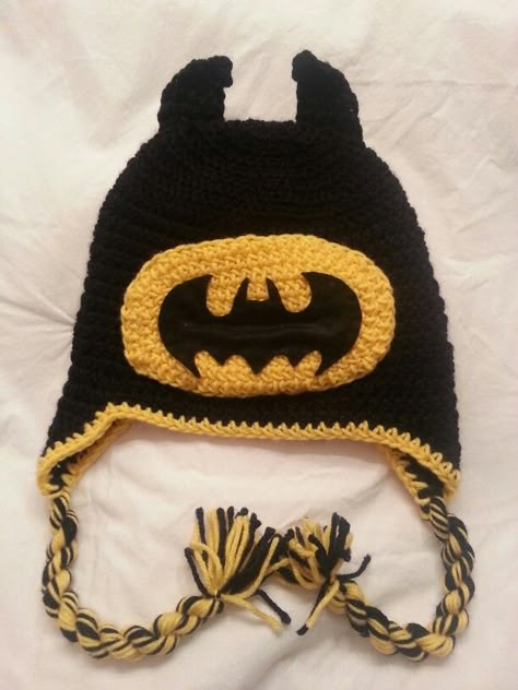 Batman Hat Crochet, Batman Crochet Hat, Crochet Batman, Funky Hats, Crochet Skull, Crochet Business, Crochet Cap, Crochet Design Pattern, Crochet Fashion Patterns